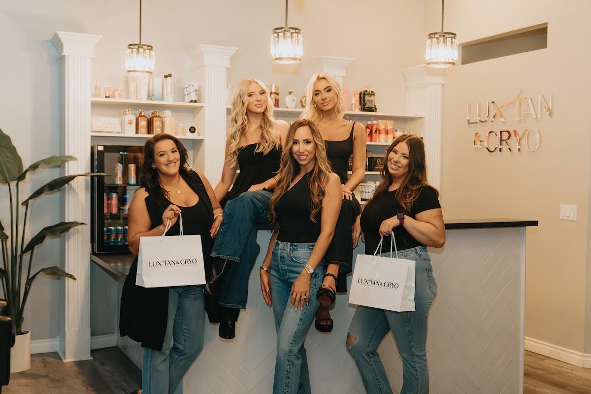 Lux Tan & Cryo - Airbrush, Facial, & Body Contouring (Lake Oswego) — recovery studio in Lake Oswego, OR