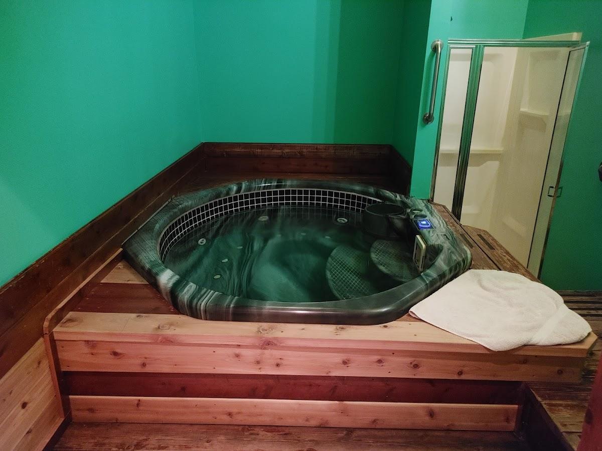 Southfield Family Sauna & Tub — recovery studio in Southfield, MI
