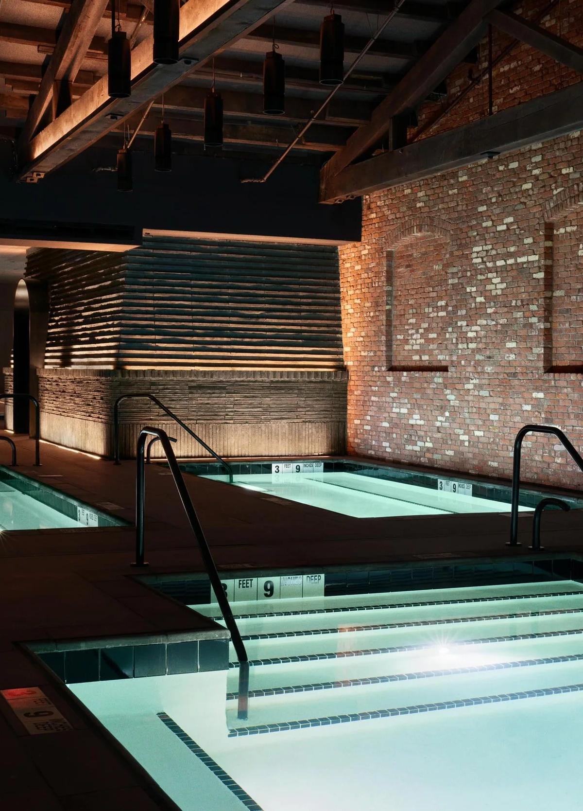Bathhouse — photo 2
